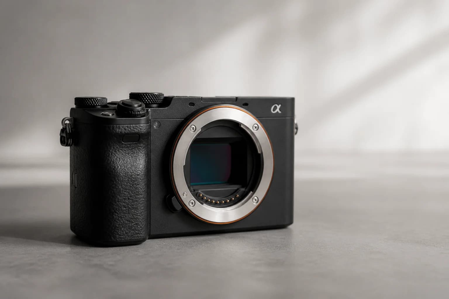 Sony A7C Gen1 — editorial Titelbild zum kompakten Vollformat-Test