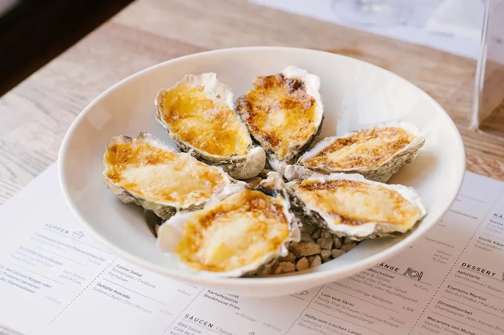 Food photography — oysters on a restaurant menu, Hannover